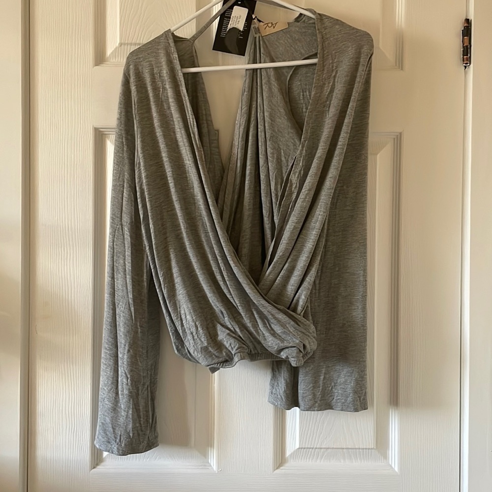Chaser bell sleeve surplice open back top grey heather